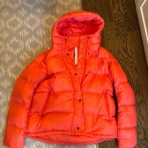 Lululemon Wunder puff Size 6